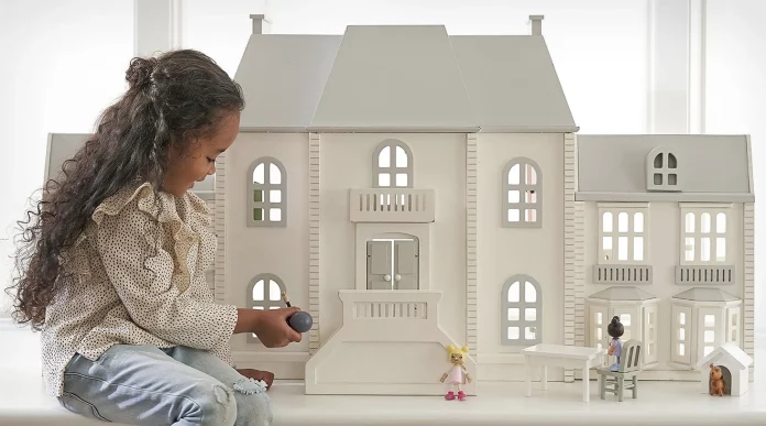 5 Things to Consider When Buying a Dollhouse