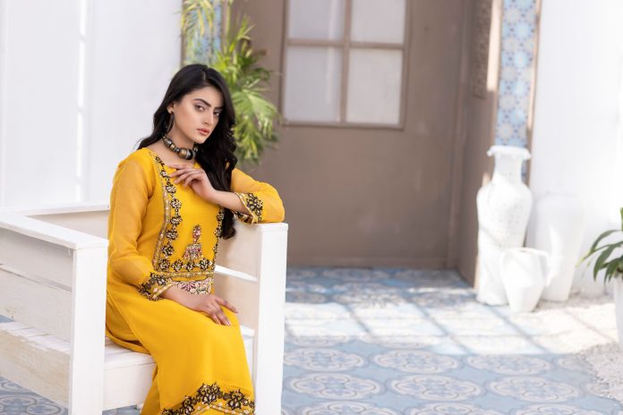 Your Guide to Buying the Perfect Pakistani Dress Online
