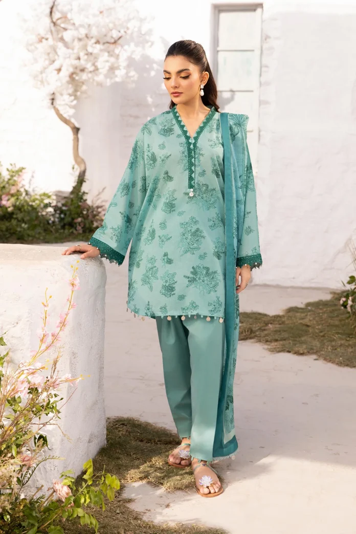 Why Is the White Pakistani Suit a Symbol of Elegance? Why Is the White Pakistani Suit a Symbol of Elegance?