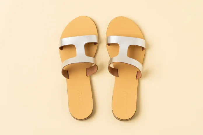 Comfortable and Chic: The Best Sandals for Your Daughter This Season